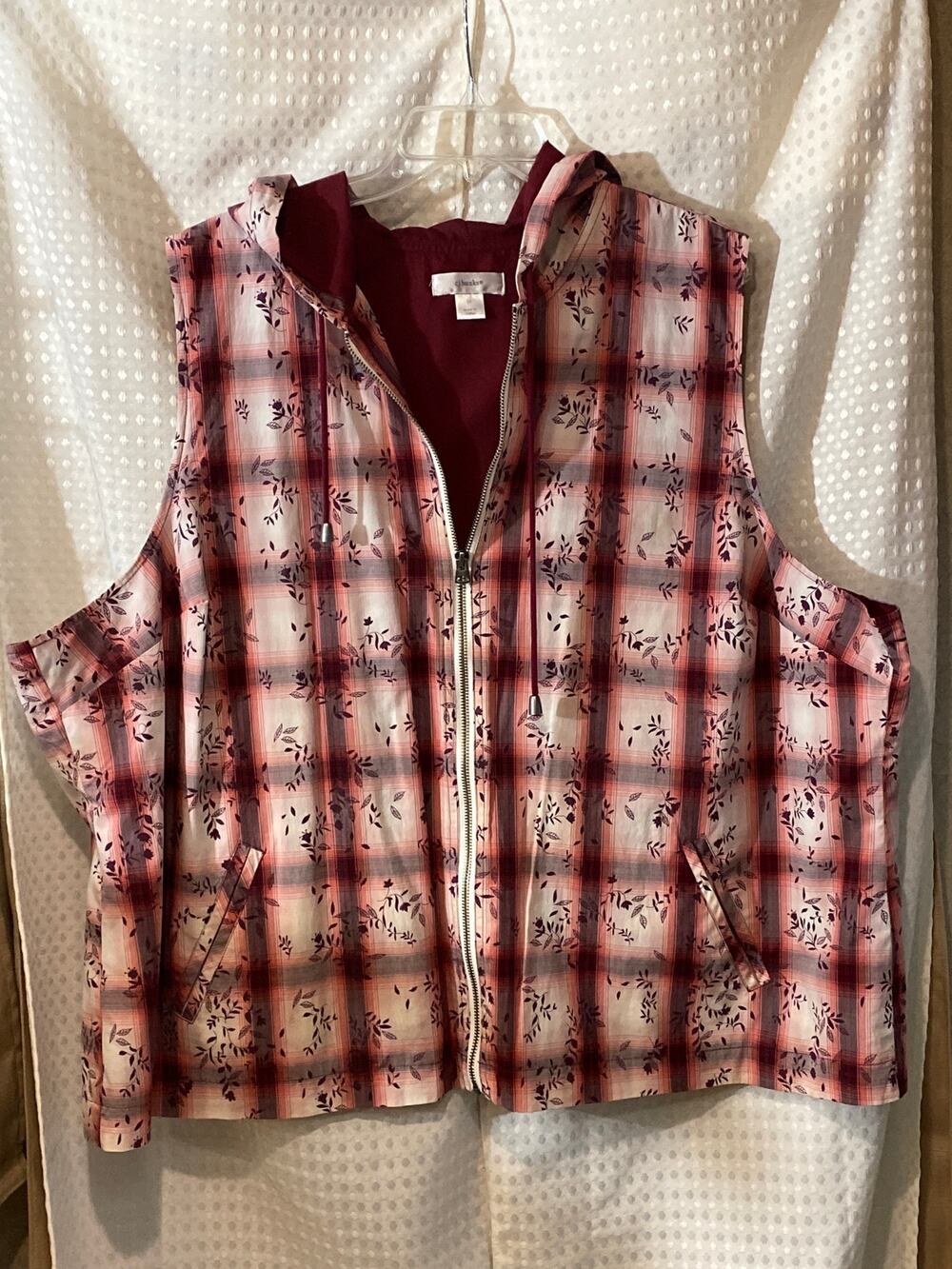 C.J. Banks Maroon Plaid Hooded Zip Up Vest Size 3X